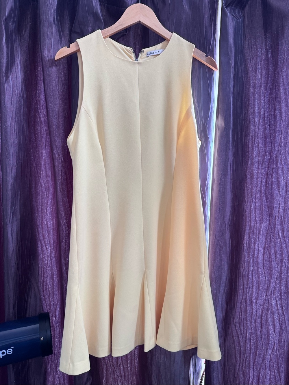 Alice + Olivia Sz 8 Butter Yellow Sleeveless Shift Dress